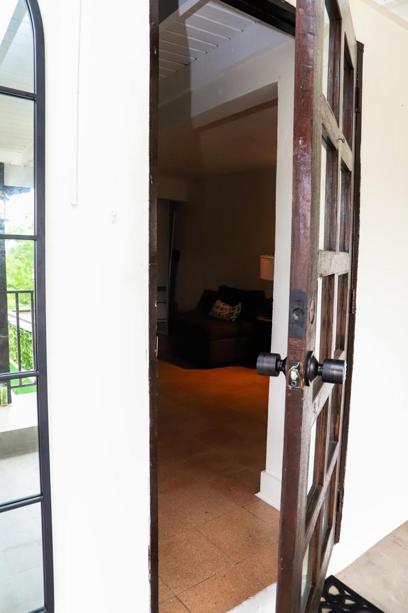 Private In Duplex 4 Bath Fq Beds 1-3ppl